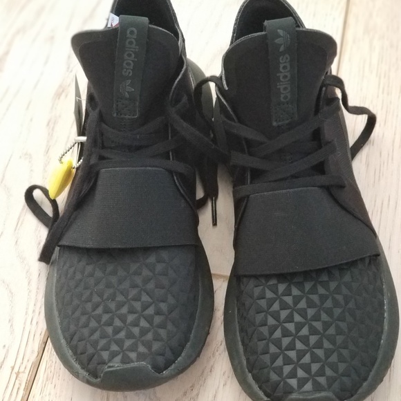 le adidas tubolare alta 65 super nero su nero poshmark le adidas tubolare alta 65 super nero su nero poshmark